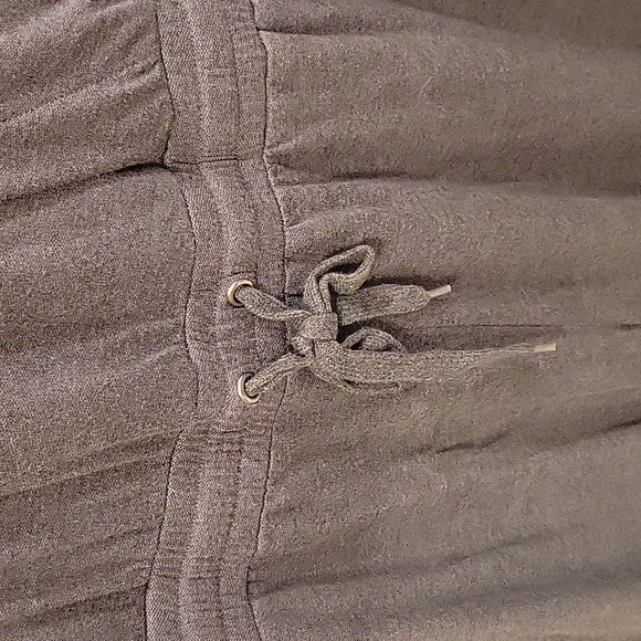 Grey Jumper / Shorts - Picture 3 of 4